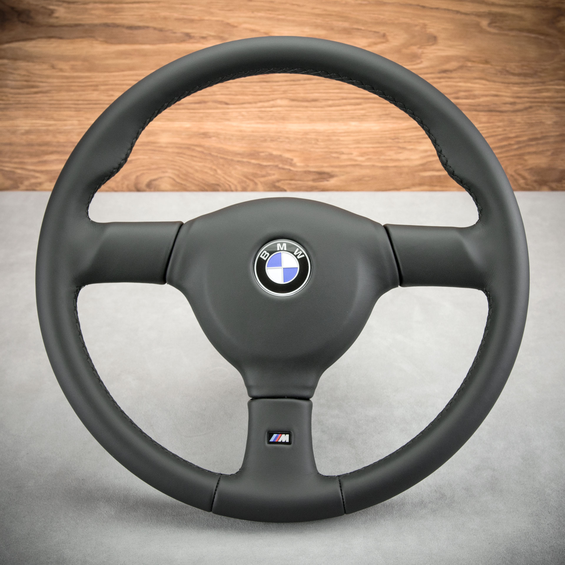 https://meinlenkrad.de/images/shop/product/lenkrad-neu-beziehen-BMW-E32,-M-Technic-II_2020-03-10.jpg